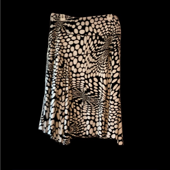 NWT, Geometic Asymmetrical Skirt, Black/White, XL - Picture 2 of 7